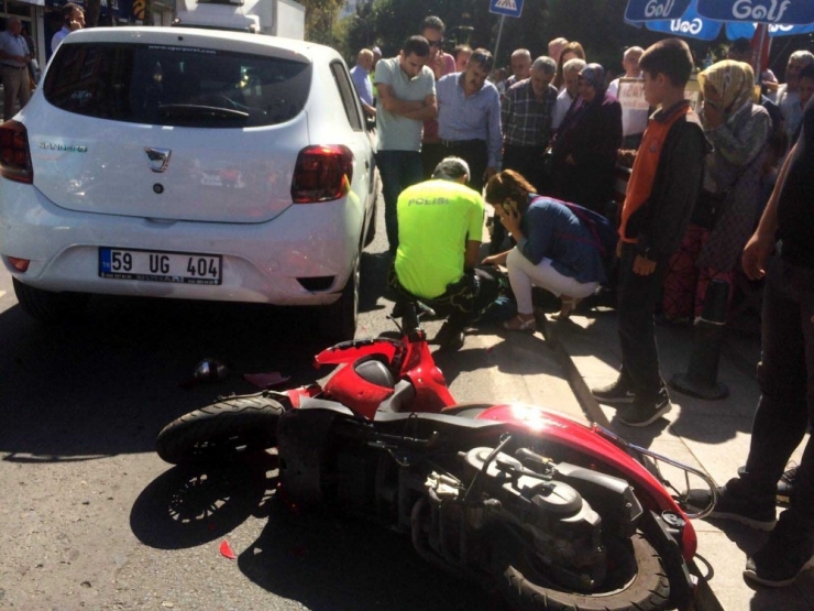 Kazada Yaralandı, Telefonunu Elinden Bırakmadı