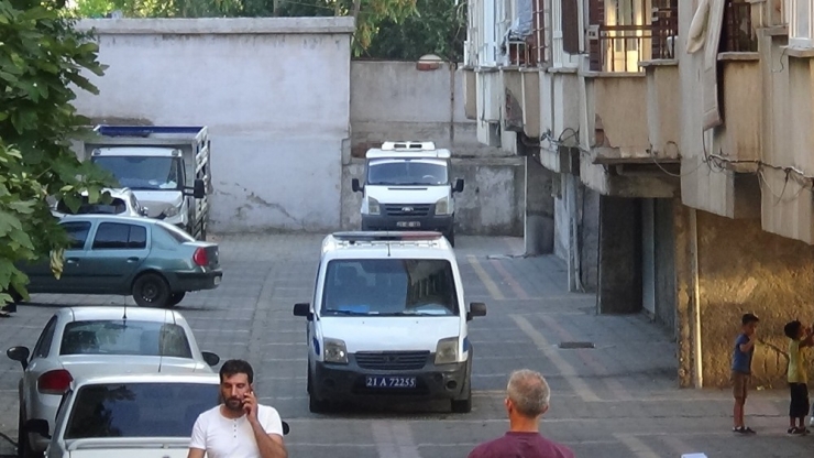 Diyarbakır’da 11 Yaşındaki Kız Çocuğunu Taciz İddiası Mahalleyi Karıştırdı: 2 Yaralı