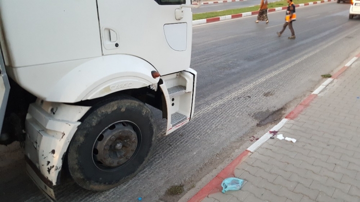 Karaman’da Kamyonun Çarptığı Yaşlı Kadın Yaralandı