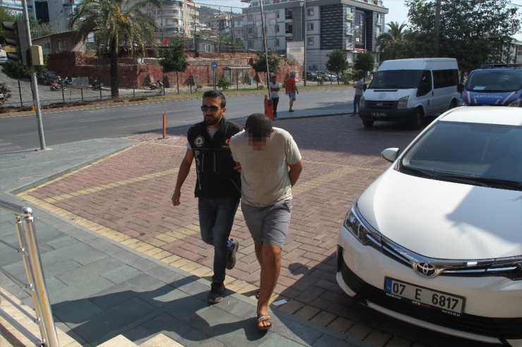 Alanya’da 1 Kilo Esrar Ele Geçirildi