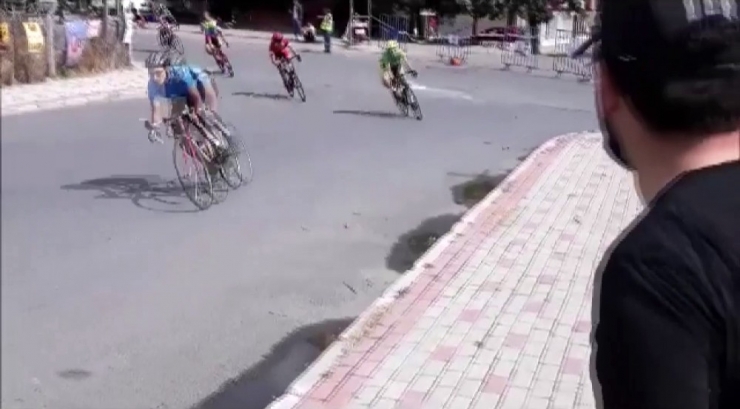 Büyükçekmece’deki Yol Yarışlarında Talihsiz Kaza