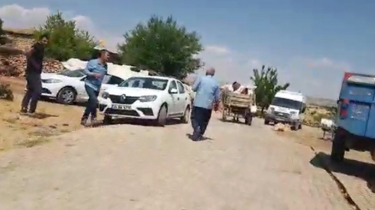 Yüzde 80 Kaçak Elektrik Tüketen Mahalleye Kontrol İçin Giden Ekip Ölümle Tehdit Edildi: