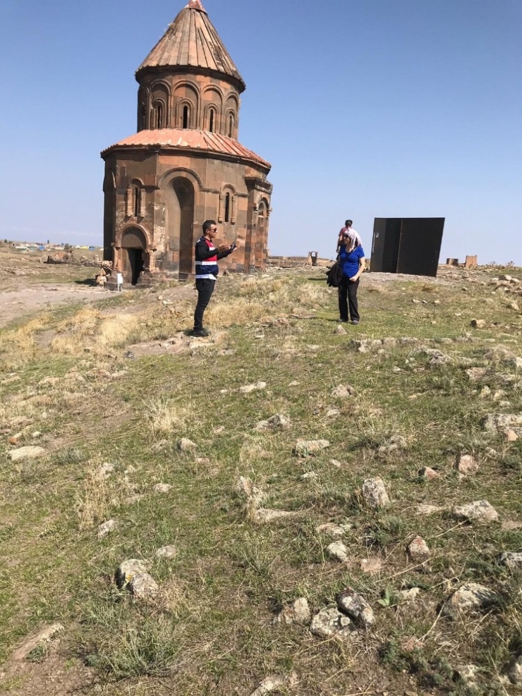 Jandarma Ani Ören Yeri’nde Güven Veriyor