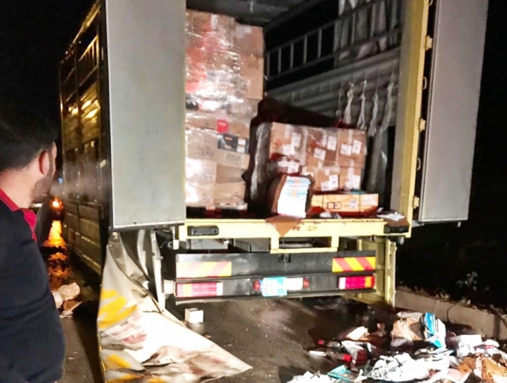 Kargo Kamyonu Yandı