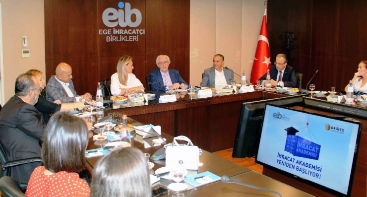 Ege’de Üretimin En Az Yüzde 50’sinin İhraç Edilmesi Hedefleniyor