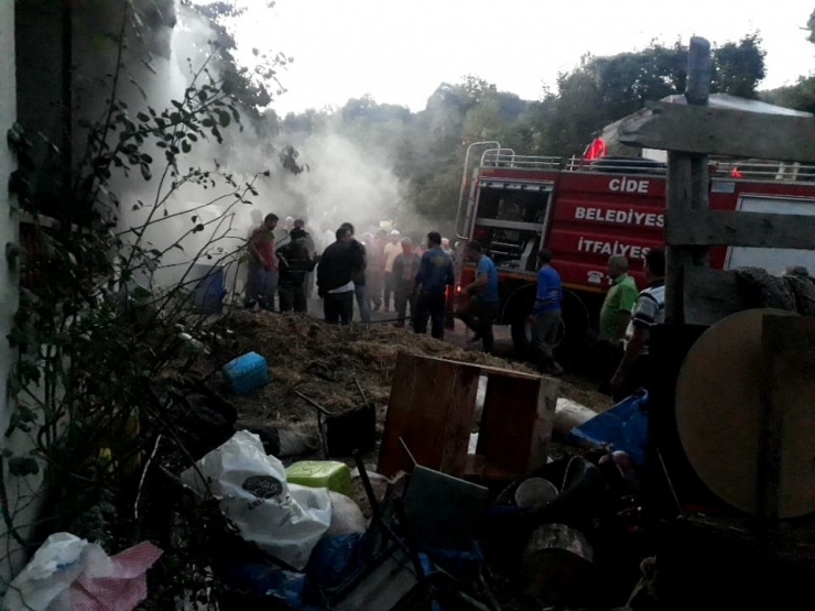 Kastamonu’da Üç Katlı Binada Yangın Çıktı