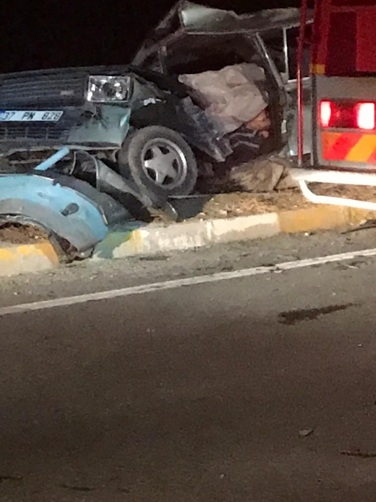 Otobüs Otomobile Çarptı: 1 Ölü, 1 Yaralı