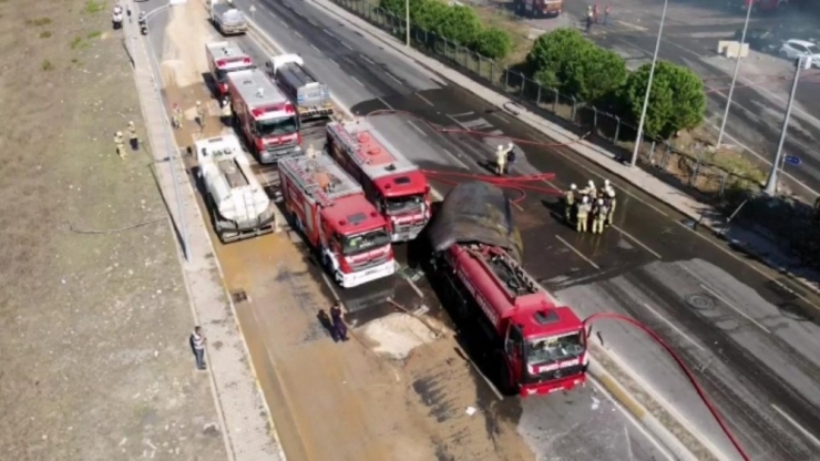 Tuzla’da Patlayan Yakıt Tankı Ve Oluşturduğu Hasar Havadan Görüntülendi.