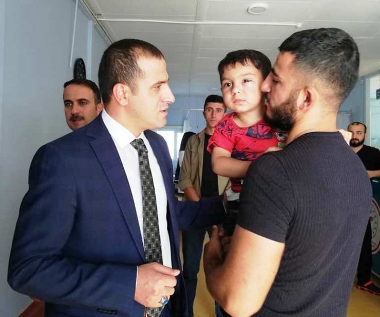 Kaymakam Genç Hastaları Ziyaret Etti