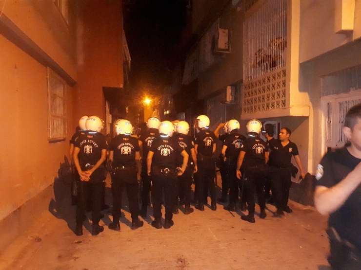 11 Yaşındaki Çocuğu Taciz Ettiği İddia Edilen Şahsın Evini Vatandaşlar Yakmak İstedi