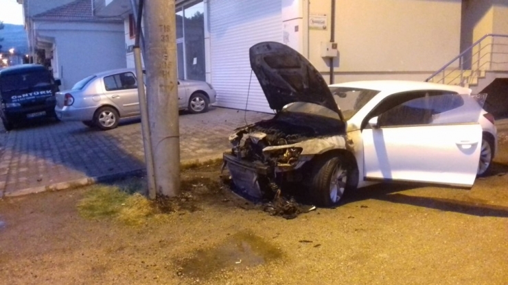 Park Halindeki Otomobil Yandı