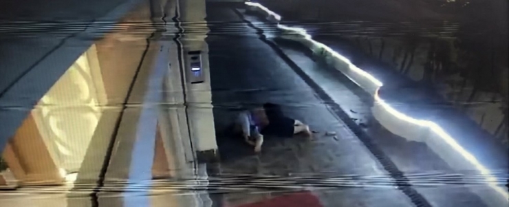 Esenyurt’ta Bakıcı Kadın Metrelerce Yükseklikten Yere Çakıldı