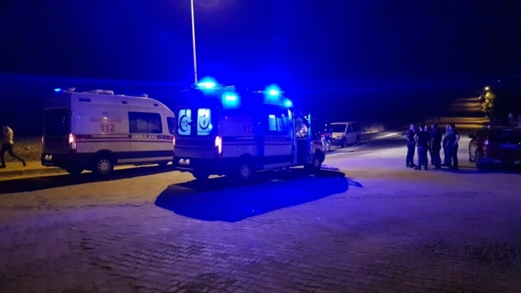 İzmir’de İki Grup Arasında Silahlı Kavga: 3 Yaralı