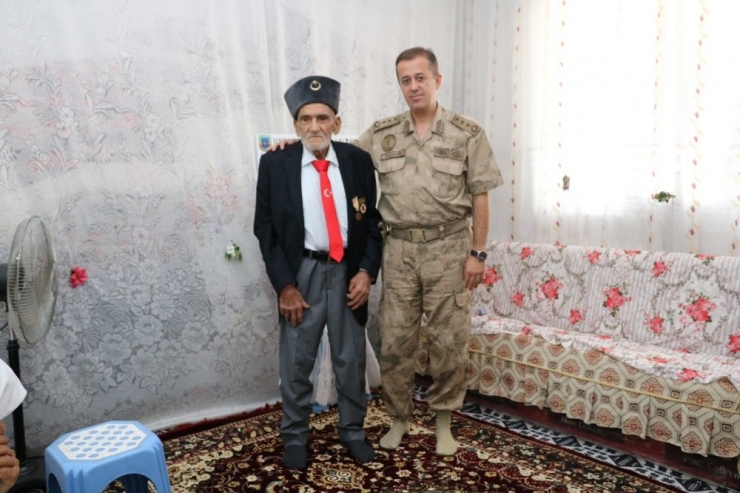 Gazilere Anlamlı Ziyaret