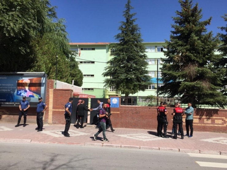 Okul Önlerinde Denetim Devam Ediyor