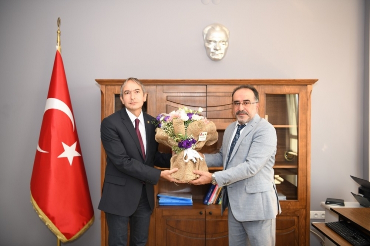 Stmf Dekanlığında Devir Teslim Töreni Yapıldı