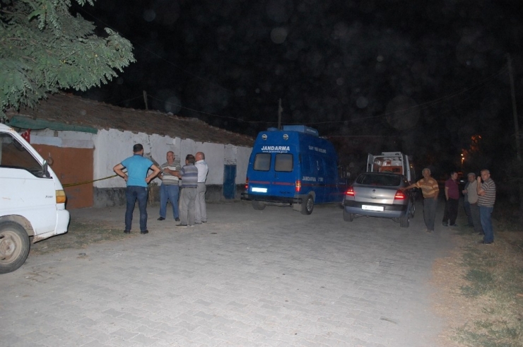 Eski Köy Korucusu Evinde Ölü Bulundu