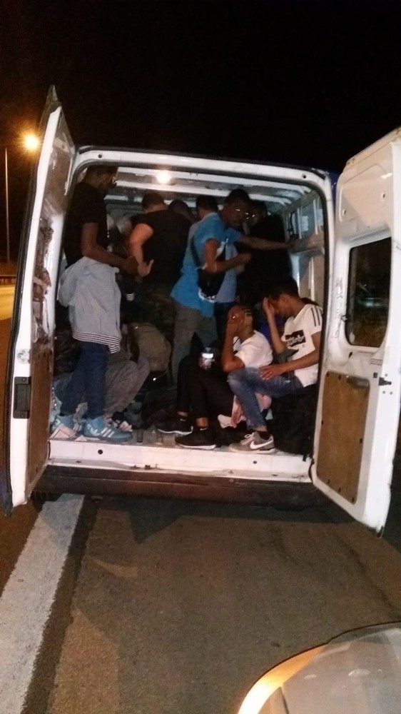 İzmir’de İnsan Kaçakçılarına Darbe: 11 Tutuklama