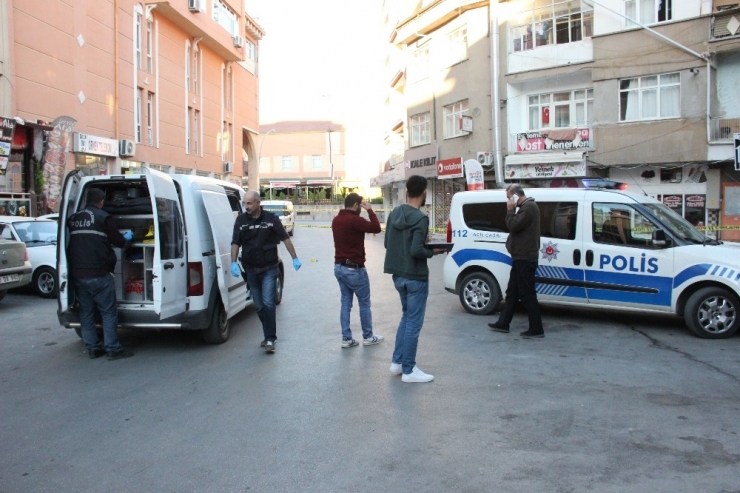 Sokak Ortasında Vurulmuş Halde Bulundu