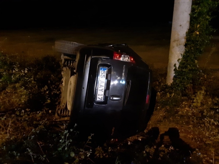 Yayaya Çarpmamak İçin Kaza Yaptı: 5 Yaralı