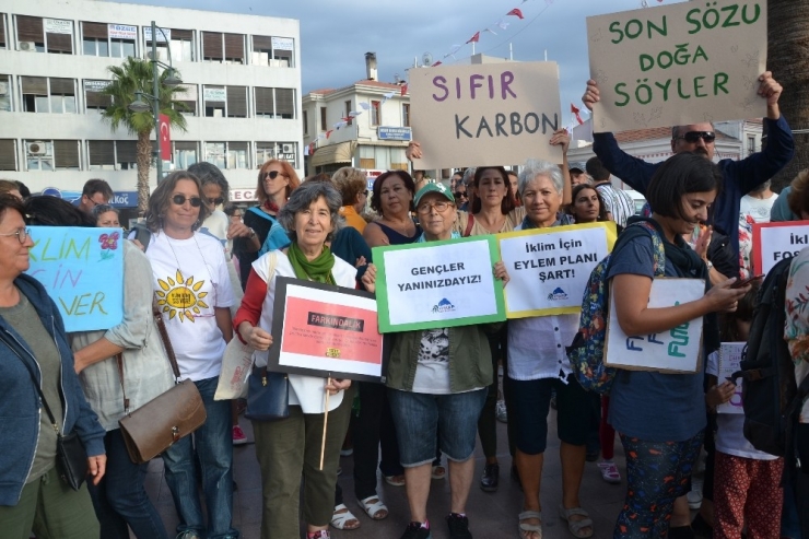 Çevreci Çocuklardan İklim Grevi