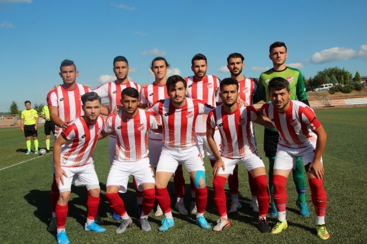 Bileciksporlu Futbolcular Neslican Tay’ı Unutmadı