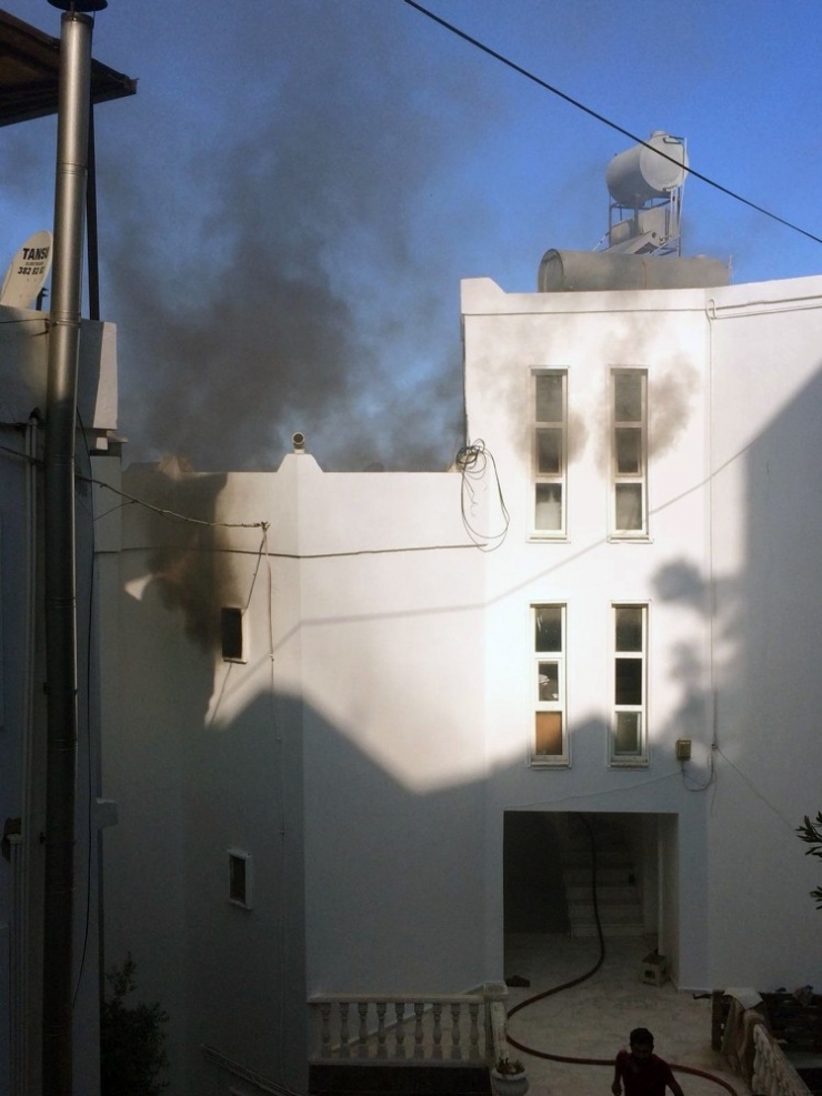 Buzdolabı Evi Yakıyordu