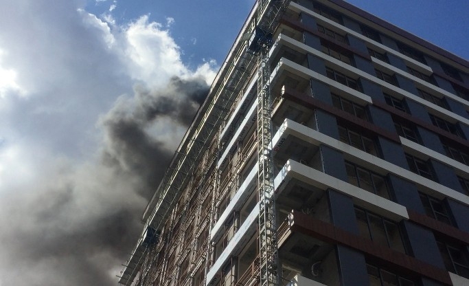 Gaziosmanpaşa’da 14 Katlı İnşaatta Yangın
