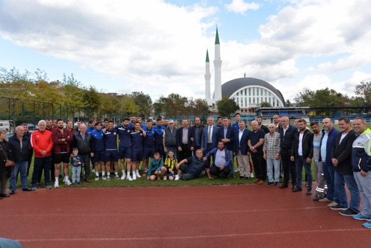 Başkan Babaoğlu, Hendeksporlu Futbolcuları Uğurladı