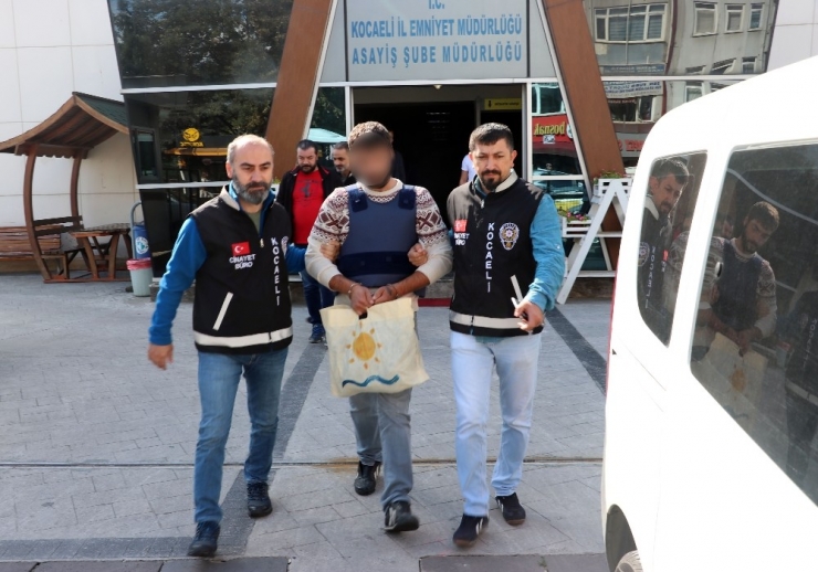 Kocaeli’de Bir Şahıs Husumetlisi Tarafından Öldürüldü