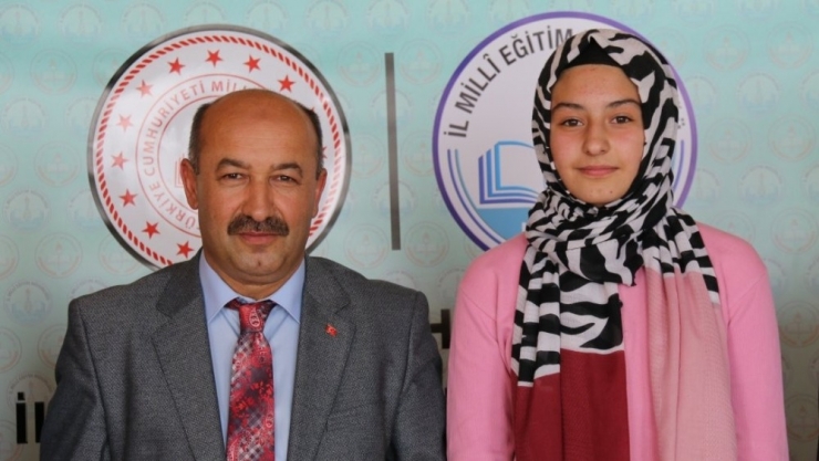 Müdür Başyiğit, Taekwondo Türkiye İkincisi Hayrunnisa Dilsiz’i Kabul Etti