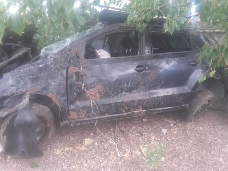 Sivas’ta Otomobil Takla Attı: 1’i Ağır 3 Yaralı