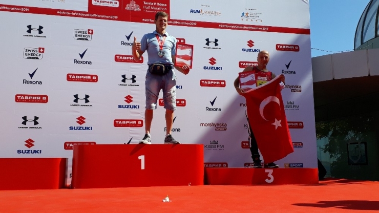 Bursalı Koşuculardan Odessa Maratonunda Büyük Başarı