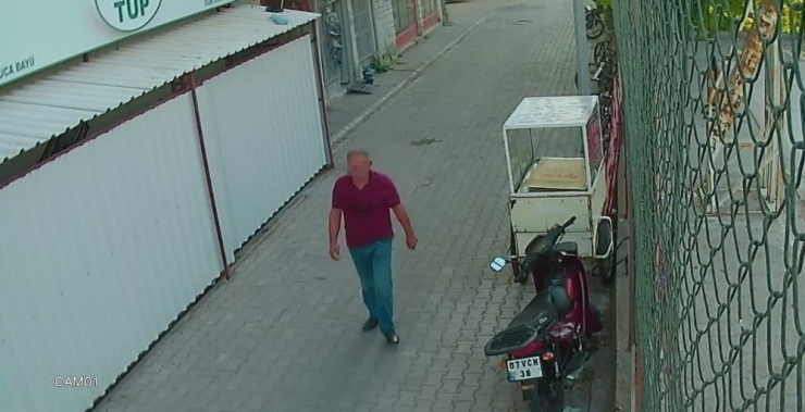 91 Yaşındaki Kadını 3 Bin Liralık Ziynet Eşyası İçin Demir Çubukla Dövüp Öldü Diye Bıraktı