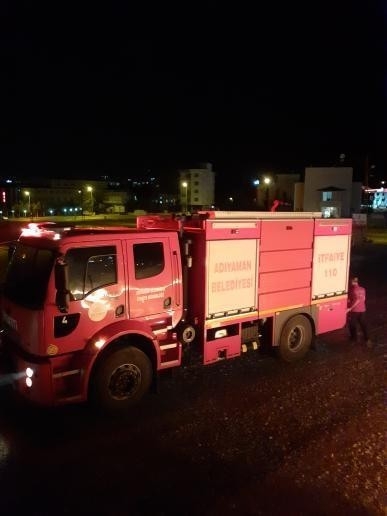 Akaryakıt İstasyonu Yakınındaki Otluk Yangını Korkuttu