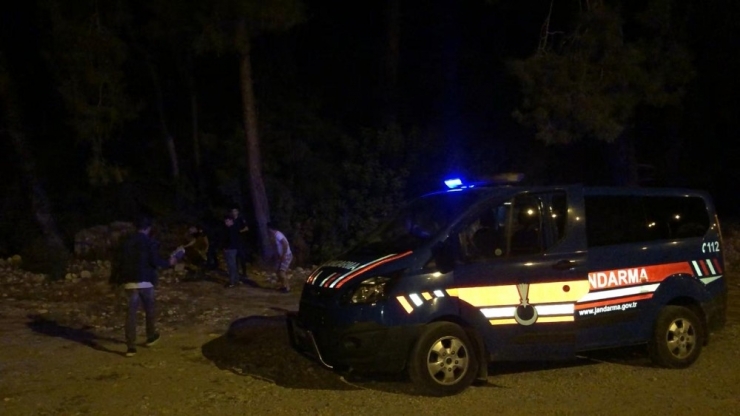 Ormanlık Alanda Yakılan Ateş Vatandaşları Harekete Geçirdi