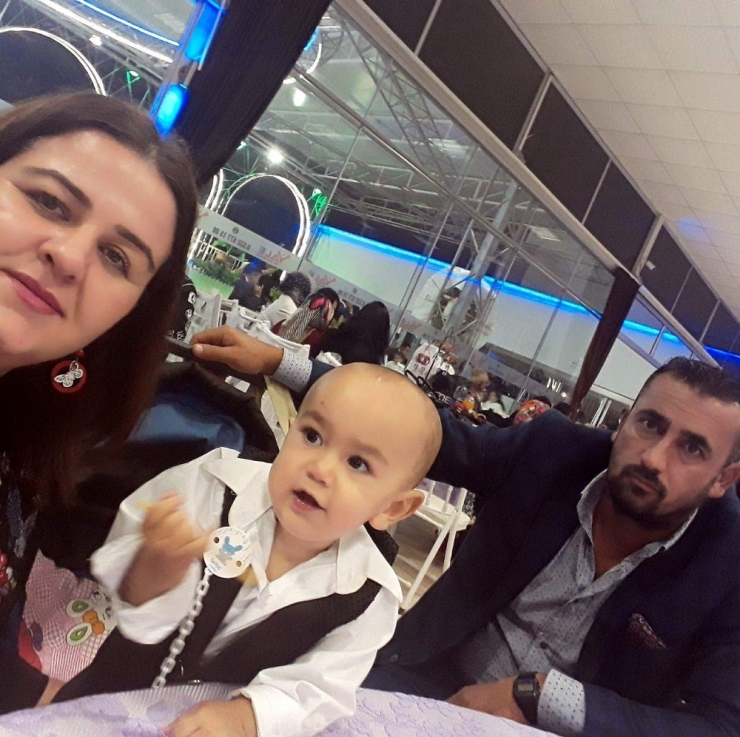 Muhtarın Oynarken Otomobil Çarpan 3 Yaşındaki Oğlu Öldü