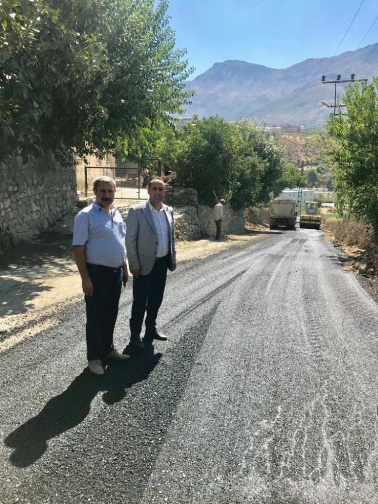 Sason’da Köy Yolları Asfaltlanıyor