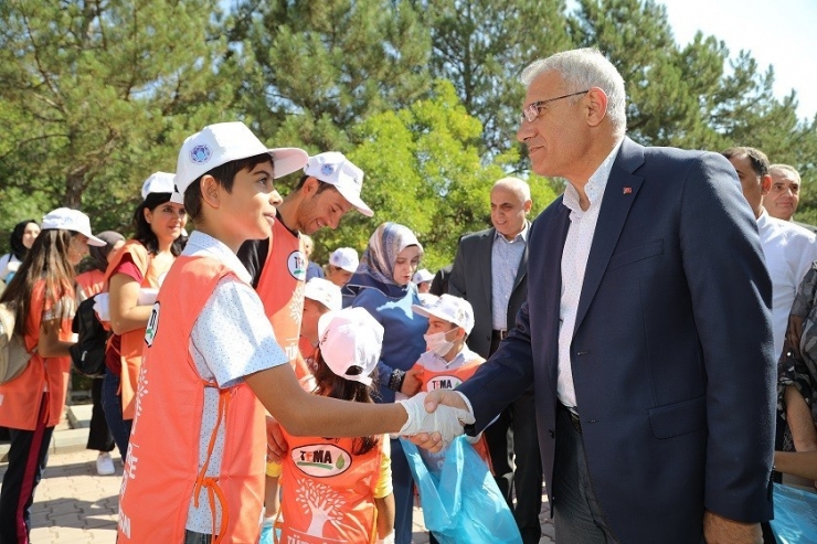 Battalgazi’de 169 Ülke İle Birlikte Aynı Zamanda Çevre Temizliği Yapıldı