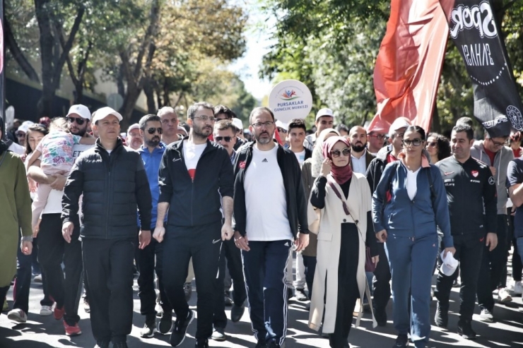 Bakan Kasapoğlu: "Spor Yapan Toplumlar, Hem Zihinsel Hem De Bedensel Anlamda Daha Başarılı Oluyorlar"