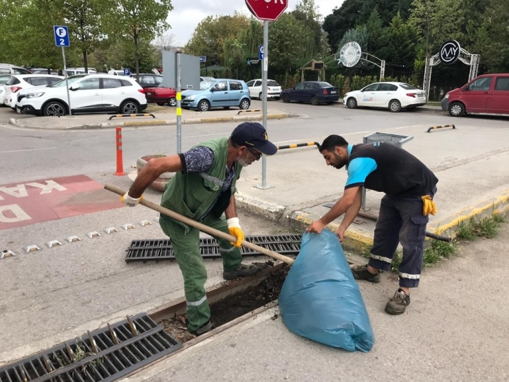 Kocaeli’de Aşırı Yağışlara Karşı Mazgallar Temizleniyor
