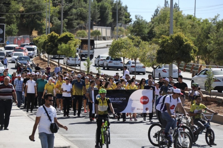 Mardin’de Vatandaşlar Sağlık İçin Yürüdü