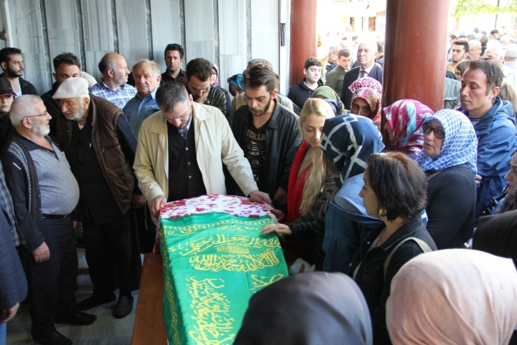 Neslican Tay Son Yolculuğuna Uğurlanıyor