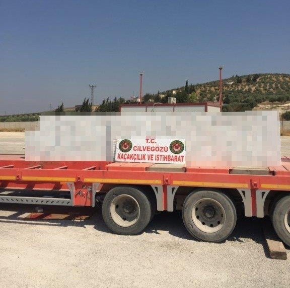 Zeytin Dalı Gümrük Kapısı’nda 33 Bin Paket Kaçak Sigara Ele Geçirildi