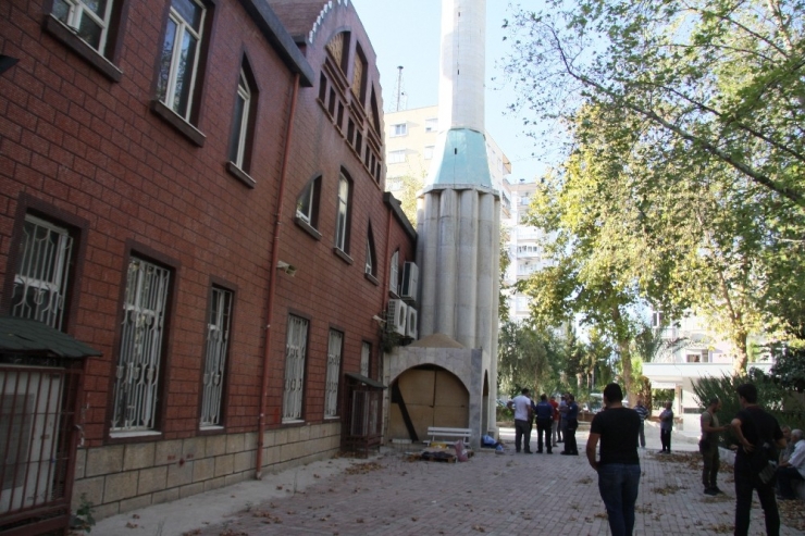 Yardım İçin Geldiği Camide Hayatını Kaybetti