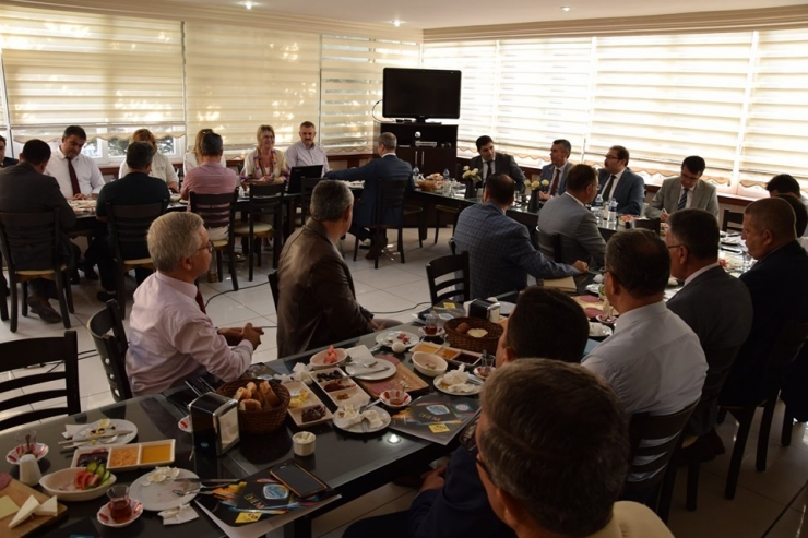 İlçe Hayat Boyu Öğrenme, Halk Eğitimi Planlama Ve İşbirliği Komisyonu Toplantısı Gerçekleştirildi