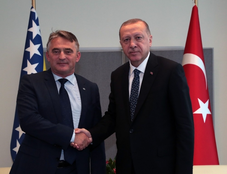 Birleşmiş Milletler 74. Genel Kurulu İçin New York’ta Bulunan Cumhurbaşkanı Recep Tayyip Erdoğan, Temasları Kapsamında Bosna Hersek Devlet Başkanlığı Konseyi Başkanı Jelyko Komsiç’i Kabul Etti.