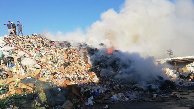 İnegöl’de Geri Dönüşüm Fabrikasında Yangın