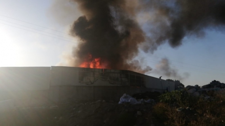 Bursa’da Geri Dönüşüm Fabrikasındaki Yangın Kontrol Altına Alındı