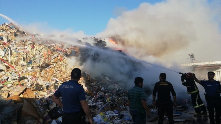 İnegöl’de Geri Dönüşüm Fabrikasında Yangın